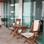 Port Apartment *