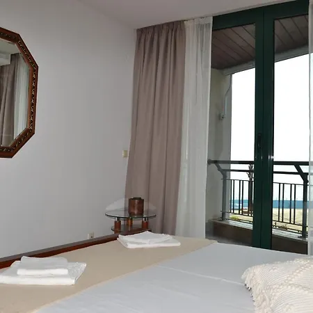 Apartment Port *