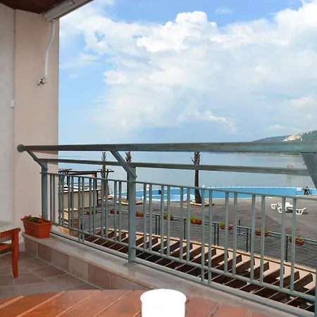 Apartment Port *