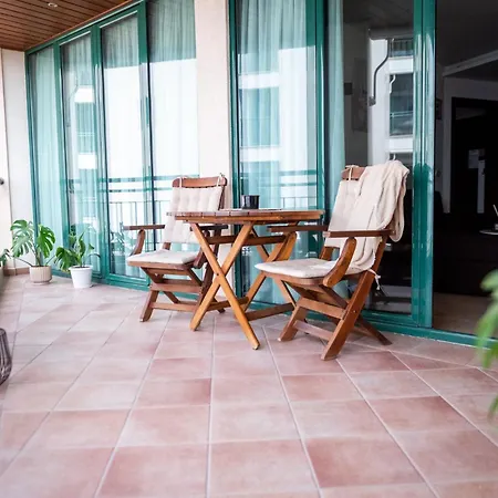 Port Apartment *