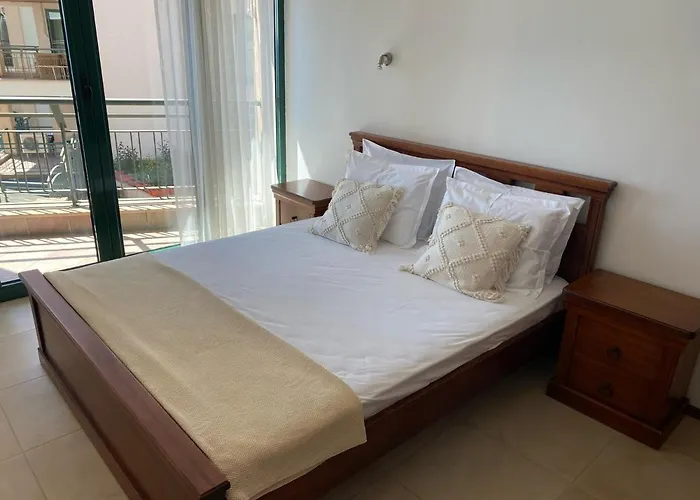 Διαμέρισμα Port *